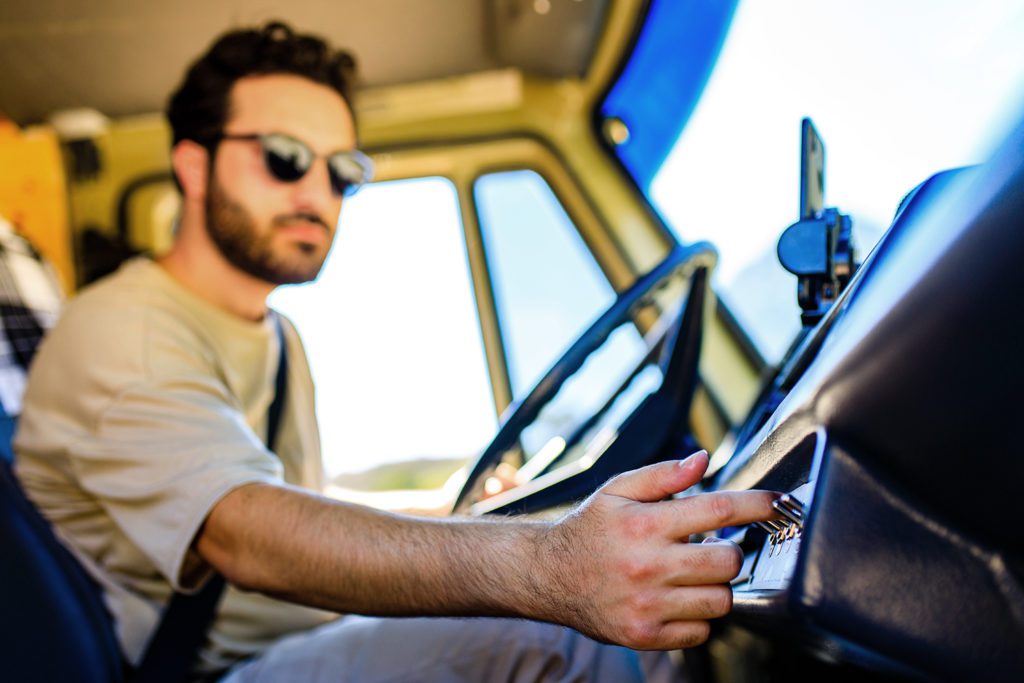 5 Reasons to Choose a Career as a Commercial Truck Driver